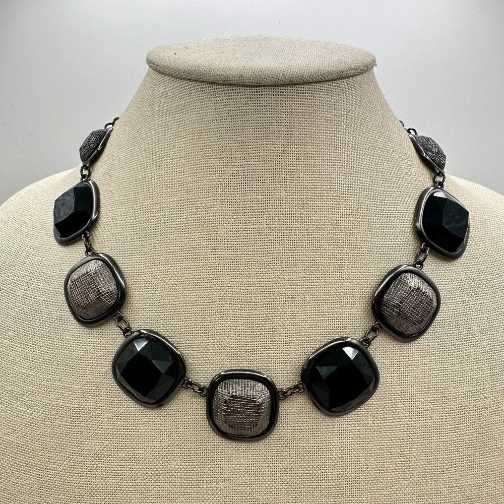 Vintage Gunmetal Tone Black Faceted Acrylic‎ Mesh Pillow Station Collar Necklace